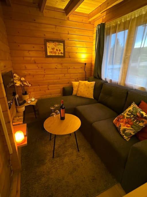 Cozy I Blockhuette Im Nationalpark I Ferienwohnung นอยไรเคเนา ภายนอก รูปภาพ